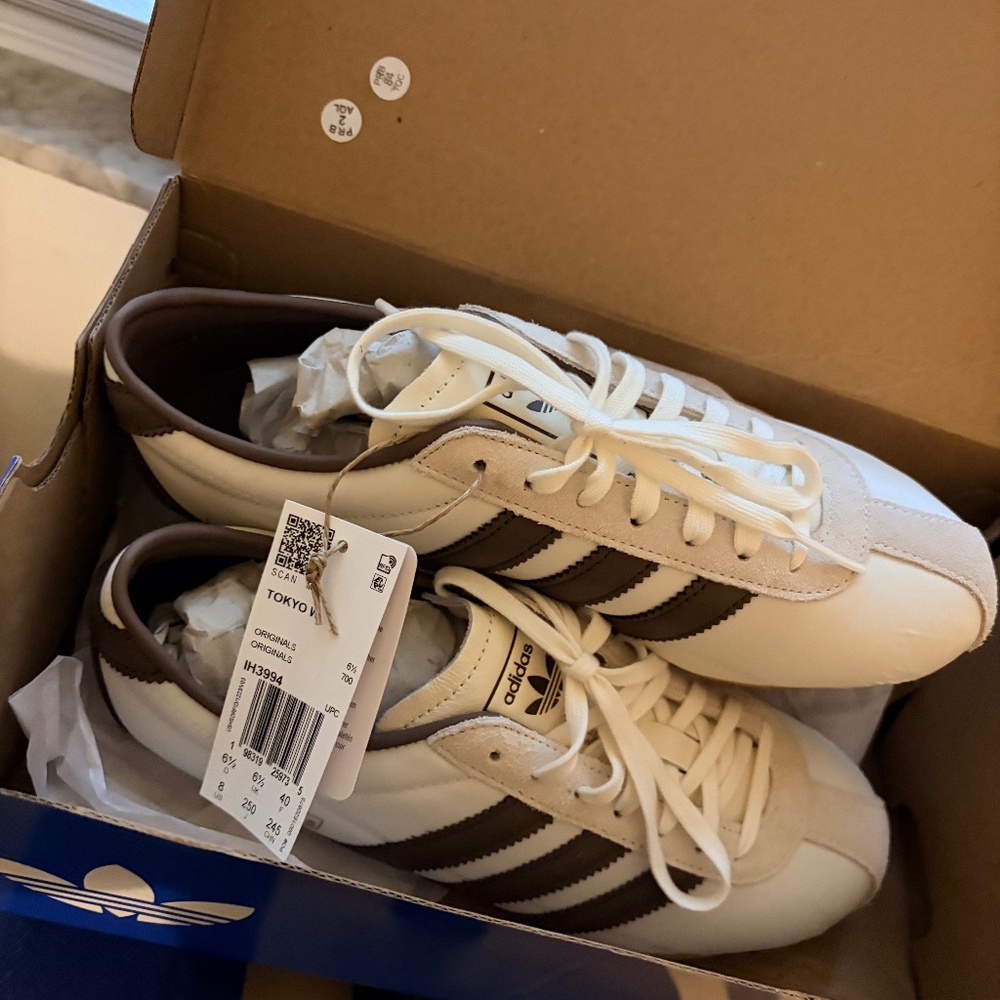 Adidas tokyos brown